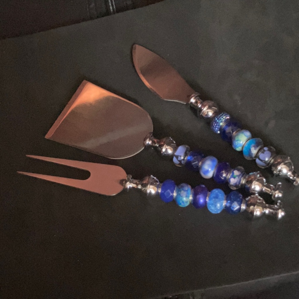 Blue Beaded Cheese Knife Set